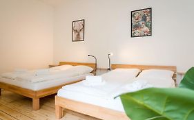 Spacious 3Br Plus Ac Self Check-In Street Parking